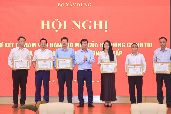 Nhà Cái King88.com Chính Thức 2026 nhận Bằng khen của Bộ Xây dựng trong thực hiện mô hình chính quyền Tải game King88 02 cấp